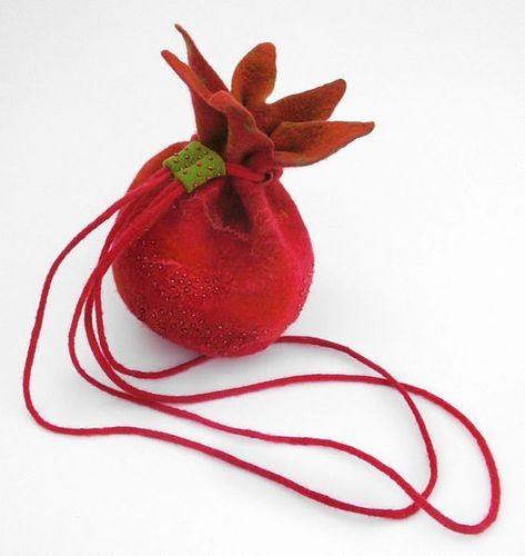 Felt Pomegranate, Yom Teruah, Pomegranate Art, Pomegranate Design, Tea Art, Origami Crafts, Bag Packaging, Crochet Motif, Armenia