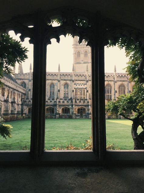 Magdalene College - Oxford Mansfield College Oxford, Oxford Aesthetic, Uni Vibes, Magdalen College, University Plan, Success Board, History Aesthetic, Bristol University, Oxford College