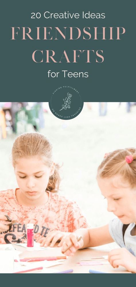 Image of teen girls doing friendship crafts together Crafts For Teen Boys, Craft Ideas For Teens, Cool Craft Ideas, Creative Homemade Gifts, Friendship Crafts, Creative Craft Ideas, Photo Collage Diy, Friendship Activities, Friendship Art