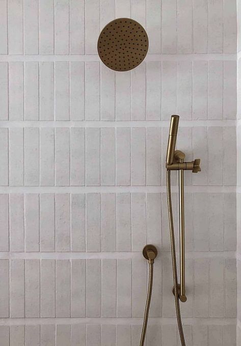 The 9 Best 2020 Bathroom Trends We Wish We Had Right Now | Emily Henderson | Bloglovin’ Master Bath Tile, Glazed Brick, Cle Tile, Bad Inspiration, Bath Tiles, Ideas Hogar, Bathroom Trends, Bad Design, Bathroom Wall Tile