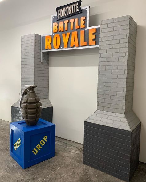 Fortnite Birthday Party Decorations Diy, Fortnite Photo Booth, Fortnite Party Decorations Diy, Fortnite Supply Drop Box Diy, Fortnite Room Ideas For Boys, Fortnite Room Decor Ideas, Fortnite Birthday Party Ideas Diy, Fortnite Bedroom Ideas For Boys, Fortnite Decor