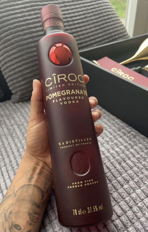 Flavoured Vodka, Pretty Alcoholic Drinks, Alcholic Drinks, Yummy Alcoholic Drinks, Alcohol Aesthetic, Boozy Drinks, Fancy Drinks, Alcohol Bottles, Cigars And Whiskey