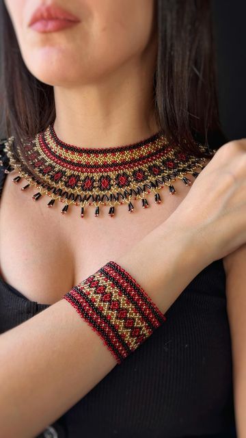 Collar Necklaces, Jewerly Beads, Beaded Jewlery, Beaded Cuff Bracelet, Necklace Tutorial, Beaded Jewelry Tutorials, Beaded Cuff, Handmade Beaded Jewelry, Beaded Jewelry Patterns