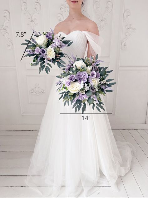 Lilac Bridal Bouquet, Bridal Bouquet Lavender, Wedding Bouquet Bridesmaids, Wedding Bouquet Purple, Purple Bridesmaid Bouquets, Lavender Wedding Bouquet, Lavender Bridal Bouquet, Bouquet Lavender, Lilac Wedding Bouquet