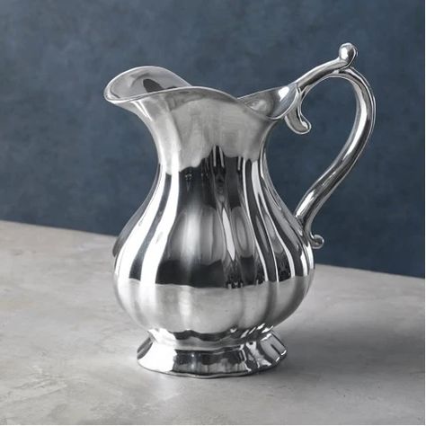 Drapery Drawing, Beatriz Ball, Object Photography, Object Drawing, Picture Engraving, Pitcher Set, Digital Texture, Still Life Photos, Metal Vase