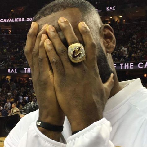 Lebron James Rings, Winning Championship, Lebron James 2003, Lebron James Cavs, Nba Rings, Lebron James Cavaliers, Nba Funny, Kobe Lebron, King Lebron James