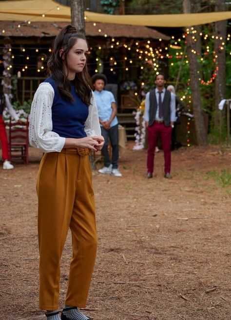 Legacies Josie Outfits, Josie Saltzman Outfits, Legacies Outfits, Kaylee Kaneshiro, Kaylee Bryant, Basic Girl Outfit, Josie Saltzman, Tv Clothes, Legacy Tv Series