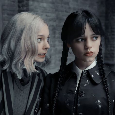 Couple Dance Songs, Wednesday And Enid, Wednesday Vibes, Wednesday Addams Cosplay, Wednesday Party, Wednesday Movie, Addams Family Wednesday, Wednesday Adams, The Addams Family