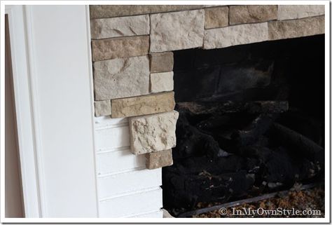 DIY Stone Fireplace makeover- would also work under the bar in the kitchen! Kitchen Bar Diy, Budget Fireplace, Diy Fireplaces, Diy Stone Fireplace, Airstone Fireplace, Fireplace Makeovers, Stone Fireplace Makeover, Fireplace Redo, Diy Fireplace Makeover