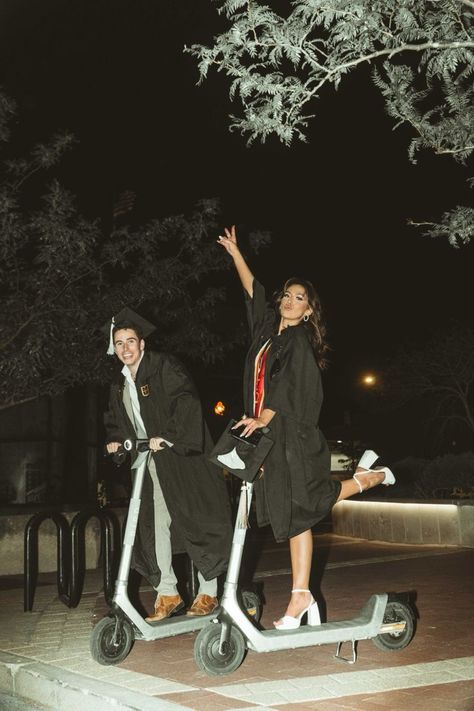 Grad Photos With Flowers, Aesthetic Grad Pics, Silly Graduation Pictures, Cool Grad Photos, Cool Grad Pics, Night Time Graduation Photos, Fun Grad Photos, Duo Graduation Pictures, City Graduation Pictures