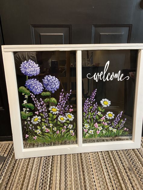 Window Pane Art Ideas, Flower Painting On Glass Frame, Painting Old Windows Ideas Diy Projects, Flowers Painted On Glass Window, Painting Glass Windows Diy Ideas, Decoupage Windows Ideas, Floral Window Art, Old Window Painting Ideas Diy Projects, Spring Window Decor