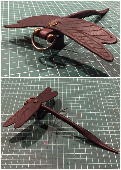 Leather Dragonfly. Leather Dragonfly, Leather Accessories Diy, Leather Belt Crafts, Leather Bag Tag, Leather Working Projects, Diy Leather Projects, Leather Craft Projects, Bowfishing, Leather Key Case