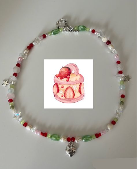 Homemade Jewelry Aesthetic, Necklace Beads Aesthetic, Strawberry Jewelry Diy, Strawberry Bracelet, Beaded Strawberry Bracelet, Strawberry Necklace Tutorial, Strawberry Shortcake Necklace, Strawberry Necklace Aesthetic, Strawberry Beads Necklace