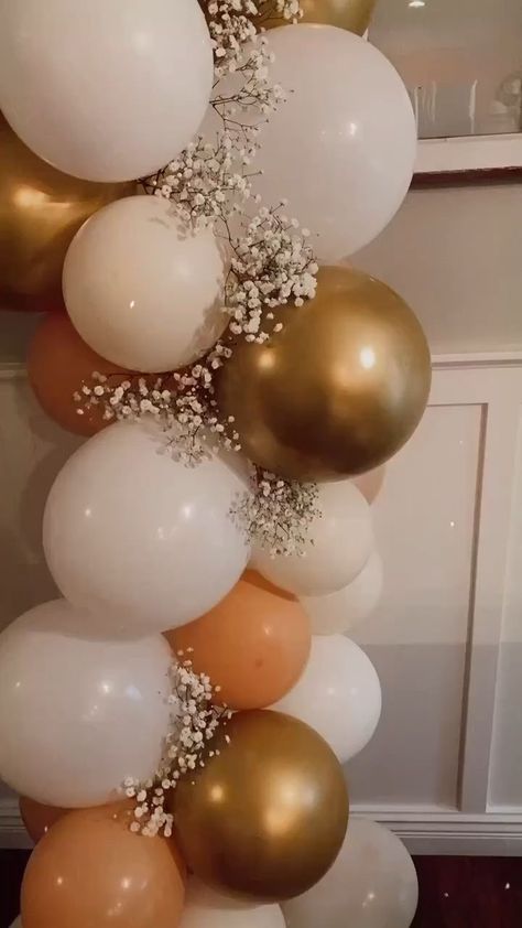 Gold And White Balloon Arch, White Balloon Arch, Decoration Communion, Decoration Ideas Birthday, 30 Birthday Party, Balloon Decoration Ideas, Balloons Bouquet, Party Event Decor, Balloons Arch