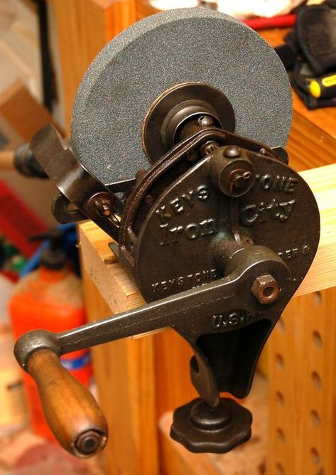 Hand Cranked Grinder: Reassembly and Use. Antique Hand Tools, Antique Woodworking Tools, Vintage Hand Tools, Tool Bench, Essential Woodworking Tools, Bench Grinder, Blacksmith Tools, Woodworking Power Tools, Old Metal