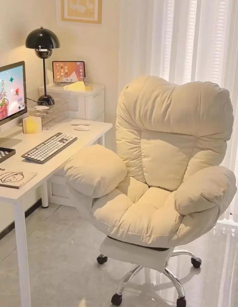 Chair Bedroom, Dream Apartment Decor, Pinterest Room Decor, Study Room Decor, Cute Bedroom Decor, Dream House Rooms, Cozy Room Decor, Dream Room Inspiration, Room Makeover Bedroom