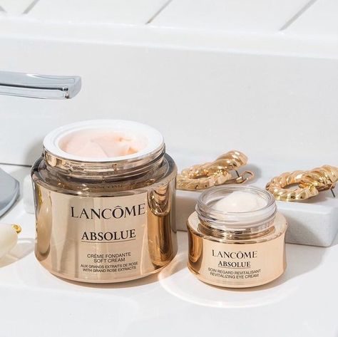 Lancome Absolue Soft Cream, Eyecream Skincare, Lancome Skincare, Lancome Absolue, Skin Facial, Lancome Makeup, Body Moisturizers, Fresh Skin, Skincare Ingredients