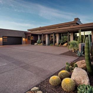 Court Architecture, Desert Modern House, Modern Desert Home, Dark Rock, Mansion Exterior, Modern Desert, Contemporary Exterior, Desert Dream, Modern Home Interior Design