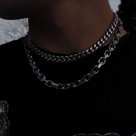 The Originals Rebekah, Grunge Guy, Guy Jewelry, Chains Aesthetic, Image Moto, Accessory Inspo, Cool Guy, Edgy Jewelry, Aesthetic Boy