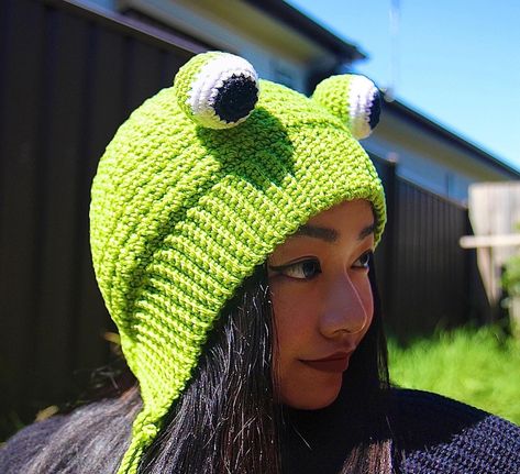 #crochethat #froghat Crochet Animal Hats, Prop Photography, Frog Hat, Crochet Baby Bonnet, Kids Crochet Pattern, Crochet Unique, Hat Crochet Pattern, Crochet Frog, Bonnet Crochet