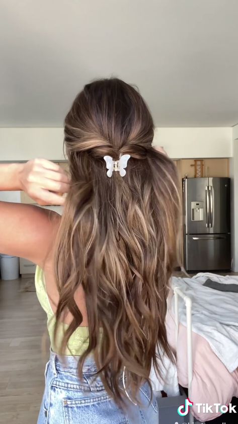 butterfly clip twist #hairdesign #cutehair #hairstyle Bridal Bun, Hairstyles For Layered Hair, Updo Hairstyle, Prom Hairstyles For Long Hair, Clip Hairstyles, Bun Hairstyle, Hair Tutorials For Medium Hair, Hair Stylies, Bun Hairstyles For Long Hair