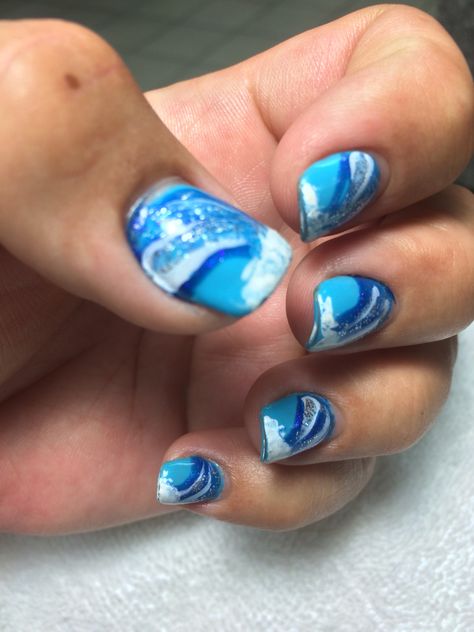 Ocean Nail Designs Simple, Waves Nail Art, Wave Nail Design, Nails Emerald, Ocean Nail Art, Ocean Nails, Wave Nails, Infinity Nails, Finger Nail Art