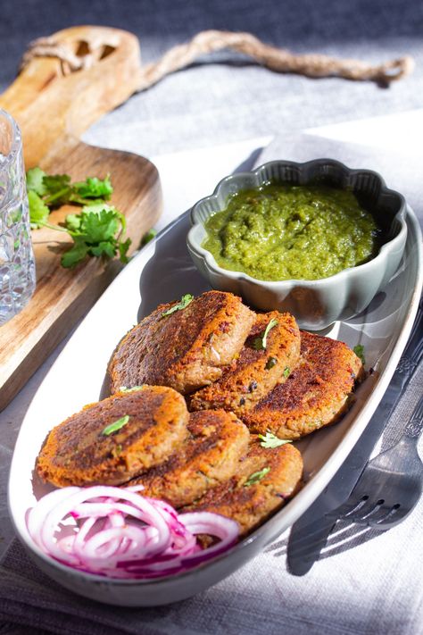 Mummy’s Shami Kabab | indischwindisch Sweet Potato Oats, Vegetarian Patties, Shami Kabab Recipe, Vegetarian Patty, Shami Kabab, Healthy Oats, Sweet Potato Fries Baked, Toasted Oats, Potato Snacks