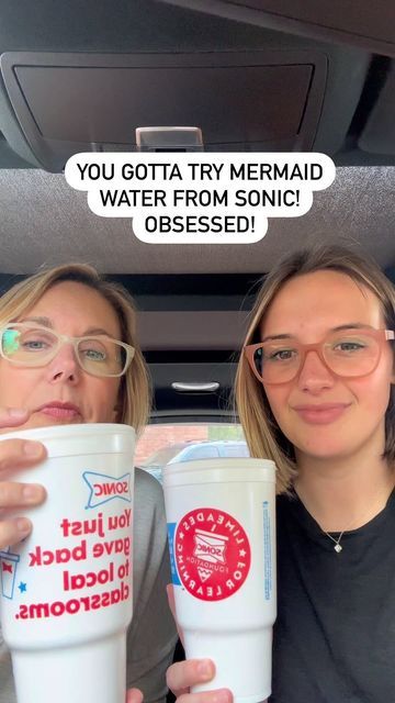 Mary Hatheway (Ledbetter) on Instagram: "✨How to order✨: Large Water, sugar free peach and raspberry syrup, lemon slices, and strawberry fruit! Shoutout to Stephanie on TikTok for the recommendation! #sonic #mermaidwater #sonicdrink #sonicsummerdrink #water #sonicwater #mermaidwatersonic" Sonic Drinks, Sugar Free Drinks, Raspberry Syrup, Lemon Slices, Sugar Free Syrup, Fruit Water, Drink Mixer, Strawberry Fruit, Lemon Slice