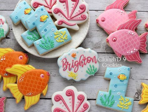 Amy Clough on Instagram: “O-fish-ally a cute birthday theme!  #decoratedcookies #customcookies #ofishallyone #ofishally #firstbirthday #birthdaycookies #fishbirthday…” Cute Birthday Theme, O Fish Ally One Birthday, Ofishally One Birthday, Fishing Cookies, Fishing Theme Birthday, Fish Cake Birthday, First Birthday Cookies, Fishing Birthday Party