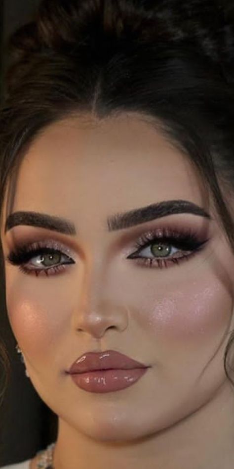 With And Without Makeup, Good Makeup, Classy Makeup, Wedding Eye Makeup, Makeup Before And After, Be More Confident, Leather Outfits, Bold Brows, Heavy Makeup