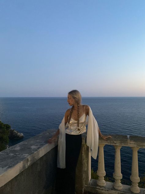 #dubrovnik #croatia #summer #aesthetic #summertime #blackskirt #whitetop #lace #veil #feminine #darkaesthetic #outfit #outfitinspo #art #sea #braids #view #ocean #eurosummer #lightfeminine #darkfeminine Split Croatia Outfit, Croatia Aesthetic Outfit, Sea Braids, Dubrovnik Croatia Outfits, Croatia Fits, Dubrovnik Croatia Aesthetic, Croatia Aesthetic, Croatia Summer, Croatia Holiday