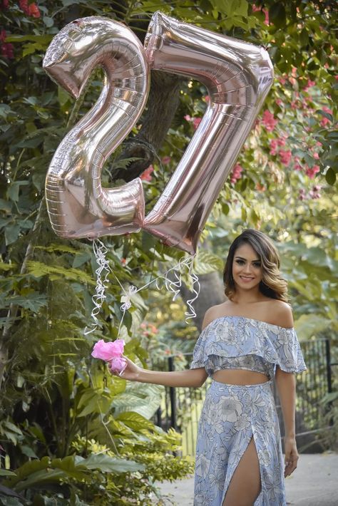 Number balloons photoshoot #27 #Birthday | Balloon Photography Number Balloons Photoshoot, 27 Birthday Ideas, Bday Pictures, Balloons Pictures, 27 Birthday, Birthday 25, Birthday Photoshoot Ideas, Birthday Balloons Pictures, Birthday Party Photography