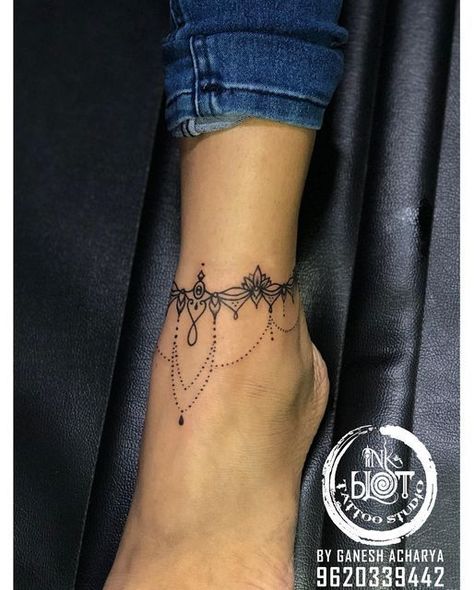 Ankle Cuff Tattoo, Tattoo Bein Frau, Anklet Tattoos For Women, Ankle Foot Tattoo, Classy Tattoos For Women, Mandela Tattoo, Wrist Bracelet Tattoo, Toe Tattoos, Maching Tattoos