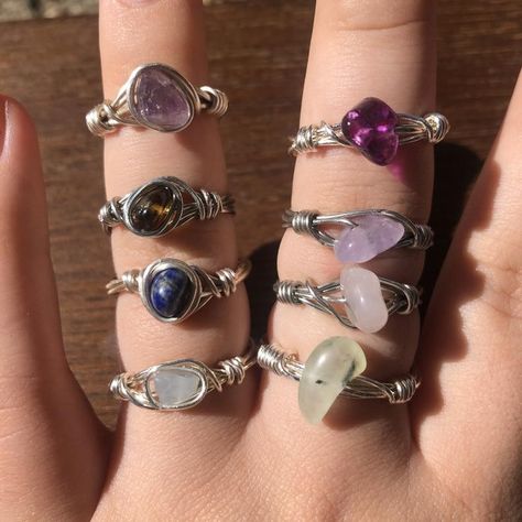 Healing Crystal Ring, Alt Goth, Wrapped Rings, Bijoux Fil Aluminium, Black Candles, Handmade Wire Jewelry, Wire Rings, Funky Jewelry, Wire Wrapped Rings