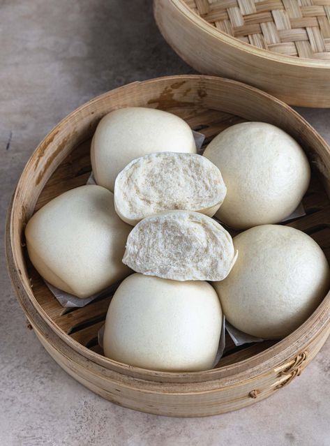 You Tiao Recipe, Mantou Recipe, Bussin Food, Asian Buns, Apartment Meals, Chinese Steamed Buns, Steam Buns Recipe, Chinese Pastry, Chinese Bun