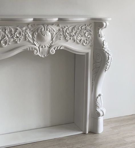 French Home Style, Mirror Decor Living Room, Parisian Decor, Faux Fireplace Diy, Fireplace Mantel Decor, Dark Home Decor, Faux Fireplace, Fireplace Surround, Diy Fireplace