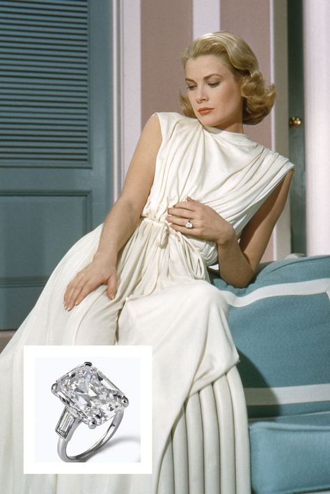 Grace Kelly Engagement Ring, Wedding Dresses Vintage 50s, Royal Engagement Rings, Grace Kelly Wedding, Grace Kelly Style, Fine Engagement Rings, Princess Grace Kelly, Elegant Outfit Classy, Engagement Celebration