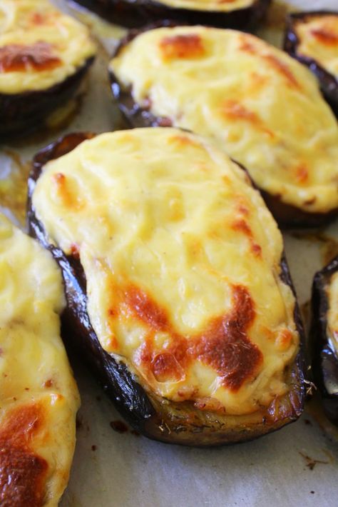 Eggplant Recipes Easy, Stuffed Eggplant, Eggplant Dishes, Baked Eggplant, Greek Cooking, Greek Dishes, Eggplant Recipes, Mediterranean Diet Recipes, Turkish Recipes