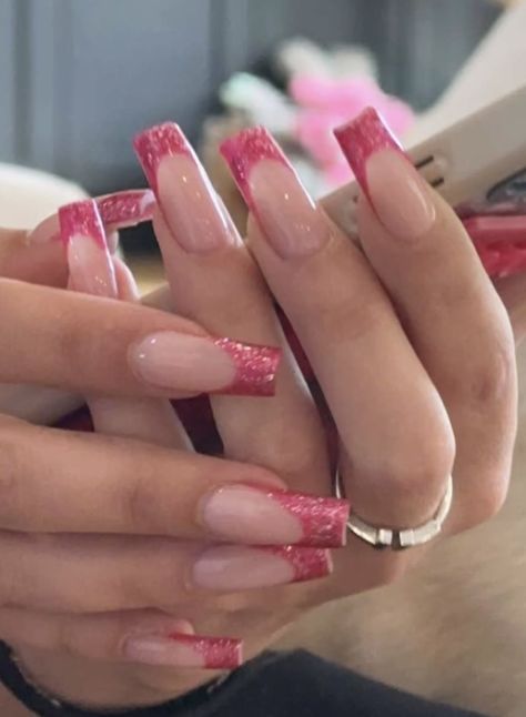 Pink French Tip Nails, Paznokcie Hello Kitty, Glitter French Nails, Pink French Tip, August Nails, Pink Glitter Nails, Back To School Nails, Glittery Nails, French Tip Acrylic Nails