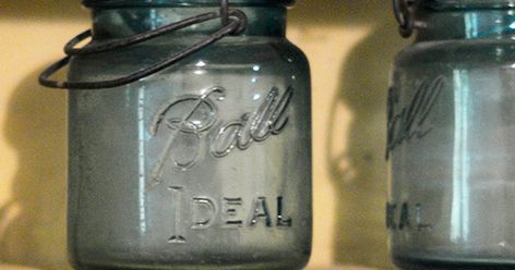 If You See This Logo on Your Mason Jar, This Is What It Means Reuse Bottles, Mason Jar Design, Colored Mason Jars, Vintage Mason Jars, Blue Mason Jars, Relish Trays, Pint Jars, Ball Mason Jars, Black Licorice