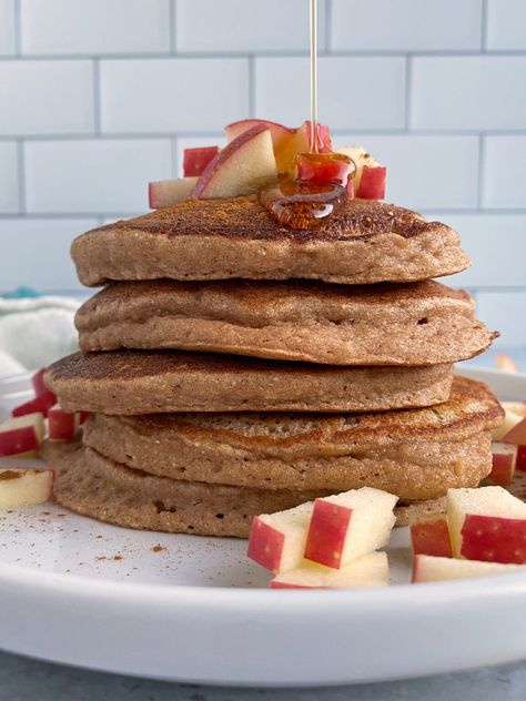 These healthy apple pancakes are made with applesauce and they're grain free, dairy free and fluffy! The perfect cinnamon apple pancake recipe for an easy Paleo breakfast. #applepancakes #applesauce #cinnamonapple #paleopancakes #paleobreakfast Easy Paleo Pancakes, Cinnamon Apple Pancakes, Healthy Applesauce, Paleo Pancake Recipe, Flour Desserts, Almond Flour Desserts, Applesauce Pancakes, Apple Pancake Recipe, Potluck Dessert