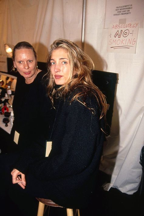 Why I Always Consult The Carolyn Bessette-Kennedy Moodboard When I'm In A Style Rut Old Prada, Calvin Klein Fashion, Carolyn Bessette, Style Rut, Celebrity Style Icons, Jfk Jr, Fashion Icon, Mode Inspiration, Style Icon