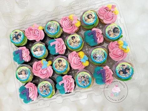 Encanto Birthday Cupcakes, Encanto Birthday Party Cupcakes, Encanto Cupcakes Ideas, Isabella Encanto Cookies, Isabella Cupcakes Encanto, Cupcakes Encanto, Encanto Cupcakes, Encanto Birthday, Encanto Party