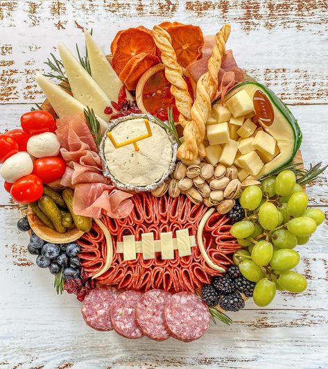 Super Bowl Snacks Easy, Superbowl Snack Ideas, Superbowl Charcuterie, Super Bowl Snacks Party Appetizers, Super Bowl Charcuterie Board, Super Bowl Charcuterie, Appetizers Super Bowl, Football Charcuterie Board, Football Charcuterie