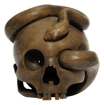 Okimono Sculpture, How To Carve A Skull Out Of Wood, Wood Carving Art Skull, Carved Animal Skulls, Wooden Skull, Gothic Wood Carving, Skull Sculpture, Skull Reference, Dark Art Photography