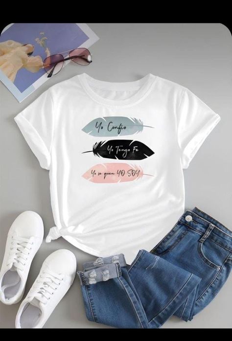 Female Tshirt, Outfit Hacks, Lady Clothes, Fingerprint Art, Womens Graphic Tees, Christian Shirts Designs, Avocado Fruit, T Shirt Outfit, Cute T Shirts