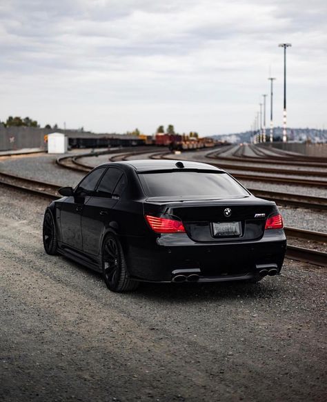 BMW E60 M5 black Bmw E60 M5, E60 M5, E60 Bmw, M5 E60, Bmw M5 E60, Black Bmw, Serie Bmw, Image Moto, Bmw Wallpapers