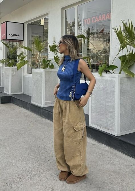 Baggy Tan Pants Outfit, Casual Baggy Wide-leg Cargo Pants, Khaki Cargo Pants Outfit Women, Baggy Wide-leg Cargo Jeans For Spring, Baggy Linen Pants Outfit, Baggy Wide-leg Summer Cargo Jeans, Baggy Khaki Pants Outfit, Khaki Wide-leg Cargo Jeans For Streetwear, Fall Streetwear Wide-leg Cargo Pants