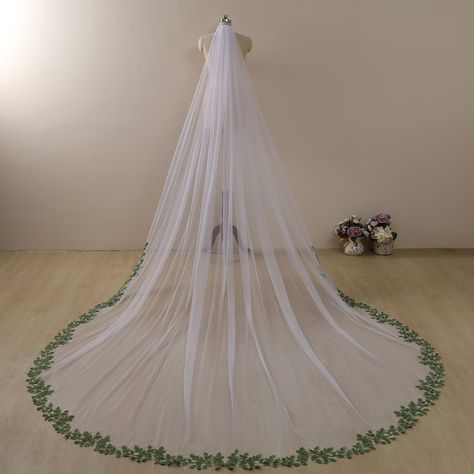 Veil With Leaves, Sage Green Wedding Veil, Dark Green And White Wedding Dress, Wedding Dress Leaves, Forest Wedding Veil, Leaf Veil, Greenery Veil, Green Accent Wedding Dress, Wedding Dress With Vines