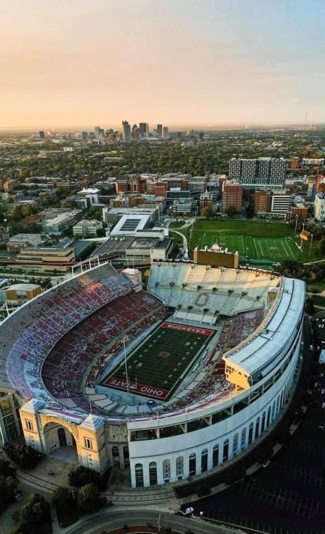 Ohio State Campus, Ohio State Aesthetic, Ohio State Wallpaper, Osu Buckeyes Football, School Core, College Vision Board, Osu Buckeyes, Buckeyes Football, The Ohio State University